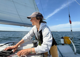 De l'agronomie à l'école de voile : Chloé a transformé sa passion en profession !